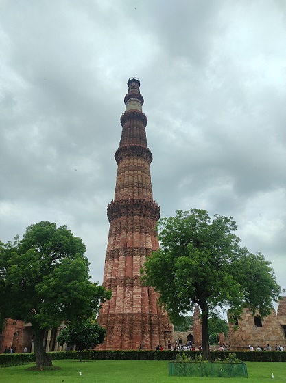 Qutub Minar: The Towering Landmark of Delhi - Travels 'N' Writes